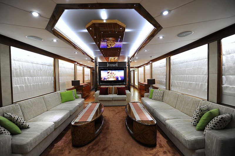 MAJESTY-Luxury-Yacht-Rental-Dubai-15