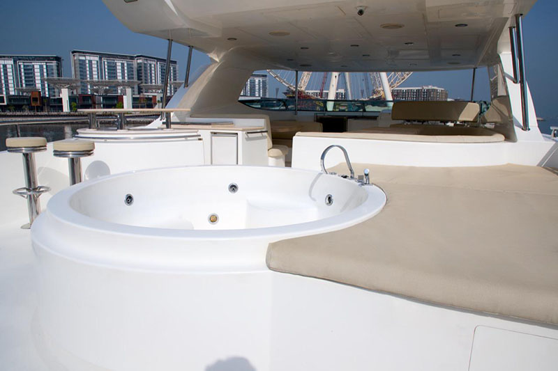 MAJESTY-Luxury-Yacht-Rental-Dubai-18