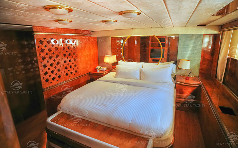 MAZAYEL-Luxury-Yacht-Rental-Dubai-11