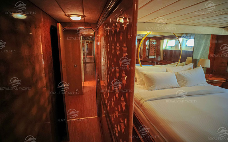 MAZAYEL-Luxury-Yacht-Rental-Dubai-8