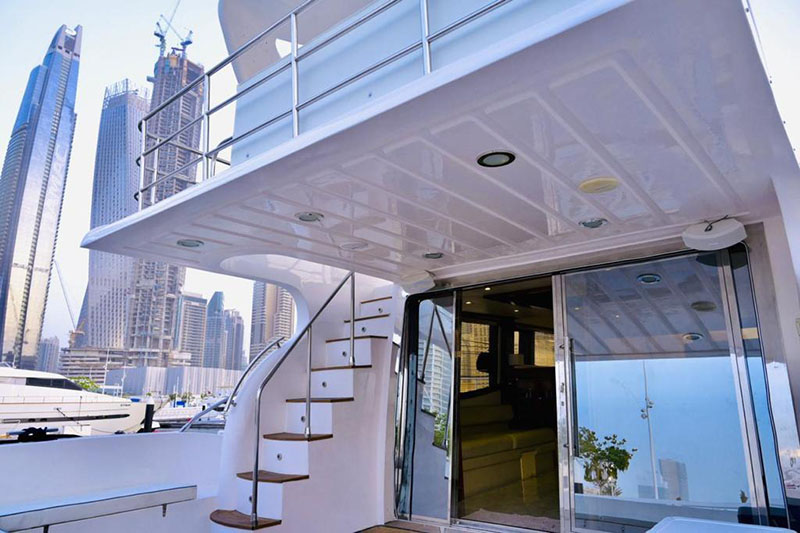 SUPERFLY-Yacht-Rental-Dubai-3